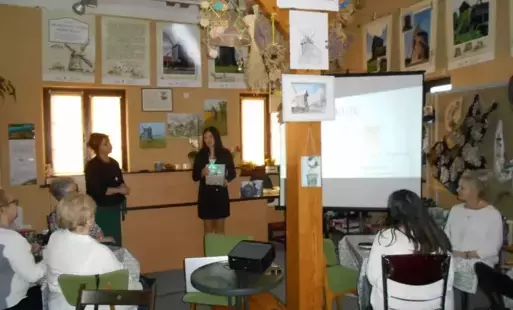 Zdjęcie do Dzień Kobiet w budzisławskiej filii bibliotecznej